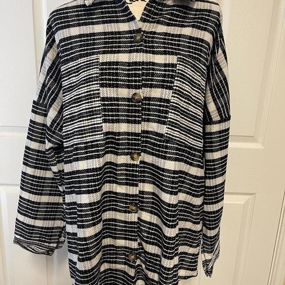 Davi & Dani Simple Stripes Shacket – Size Large - Picture 1 of 8
